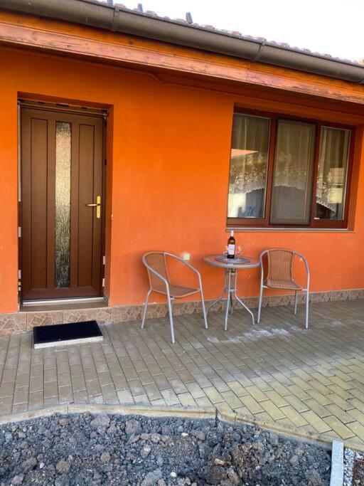 Apartment Anna Šakvice Екстериор снимка